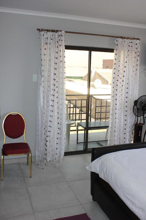 Coco Palm Bed & Breakfast Windhoek Exterior foto