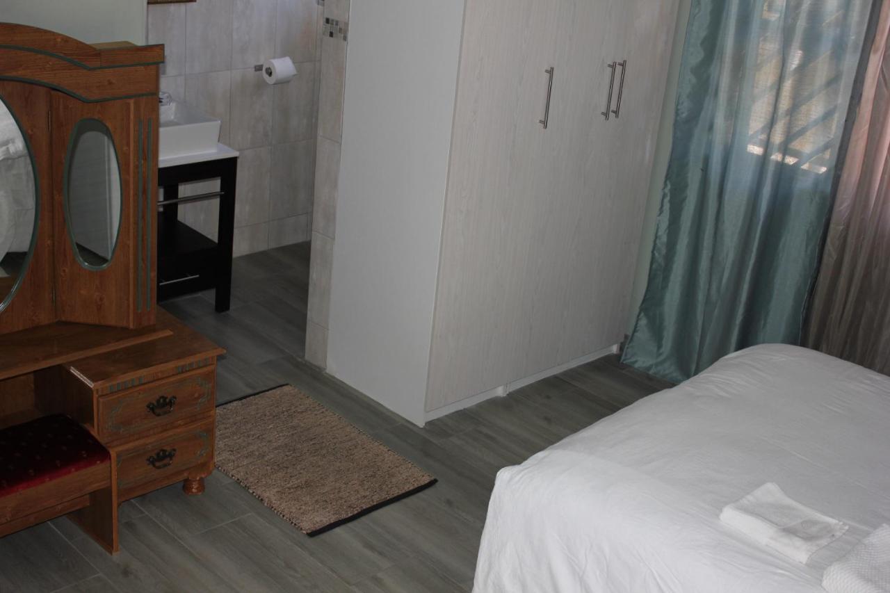 Coco Palm Bed & Breakfast Windhoek Exterior foto
